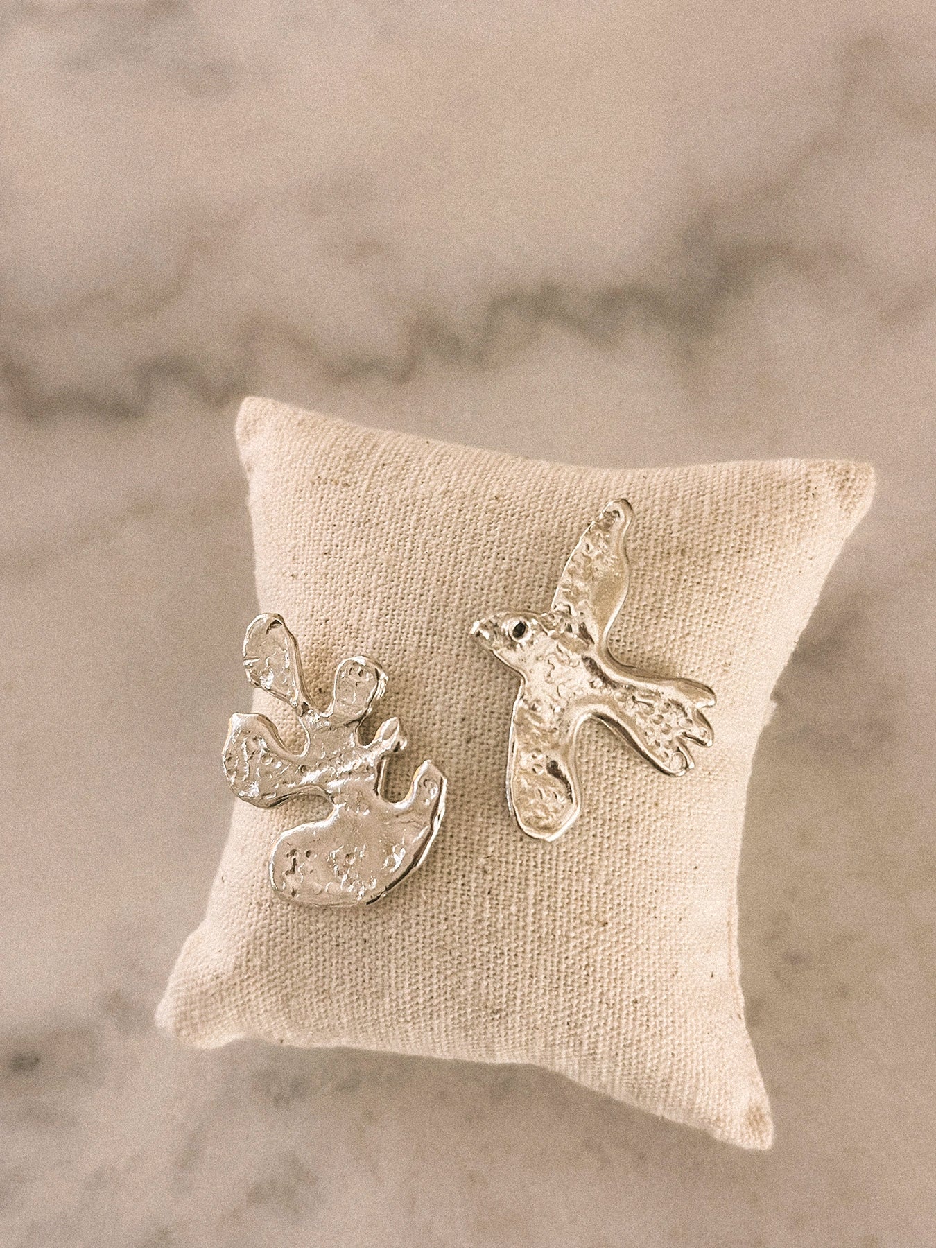 Boucles d’oreilles asymétriques, N°01 • Les "Matisse"