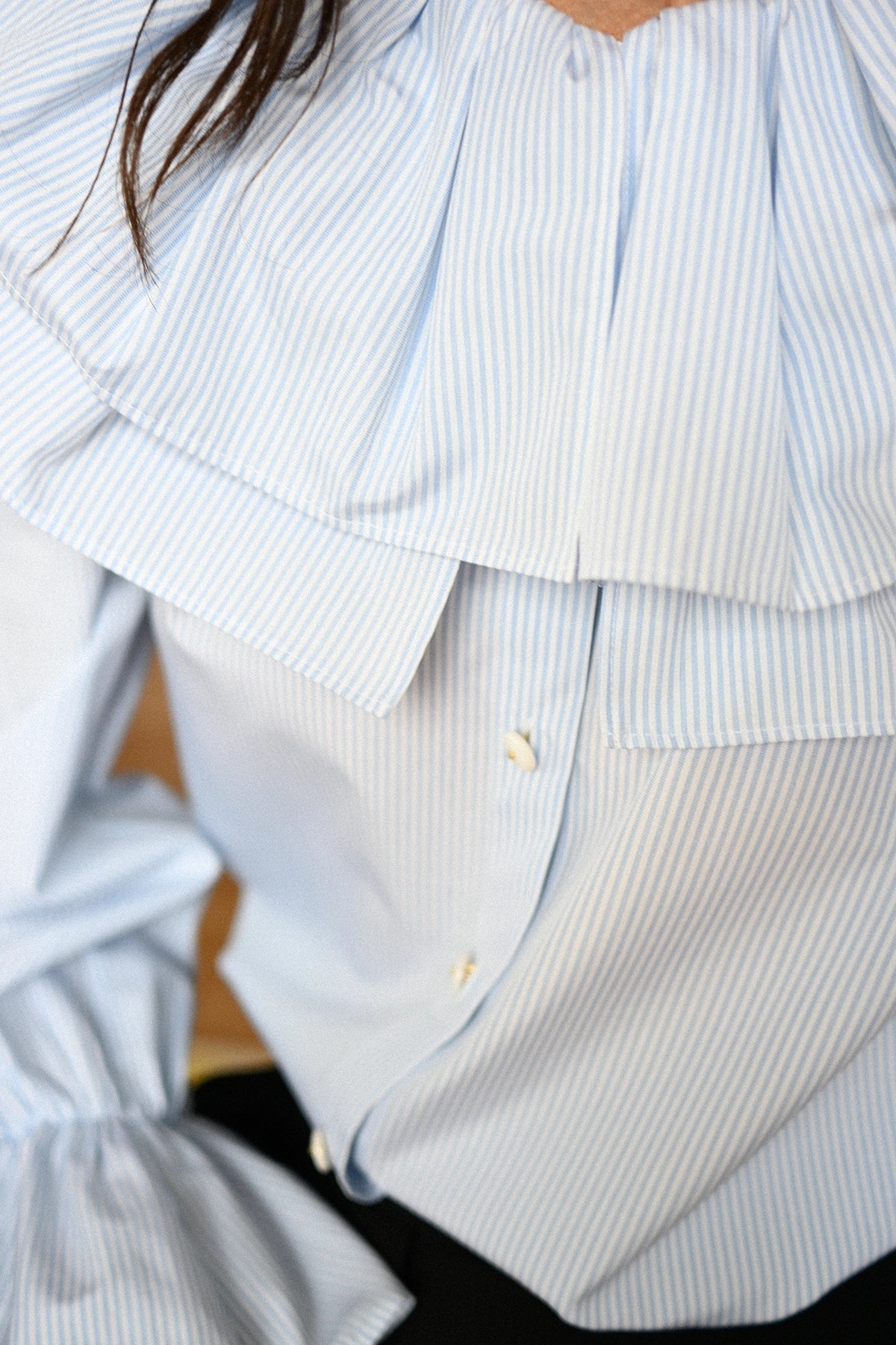 Load image into Gallery viewer, Jane Striped • The most mischievous white shirt in Paris
