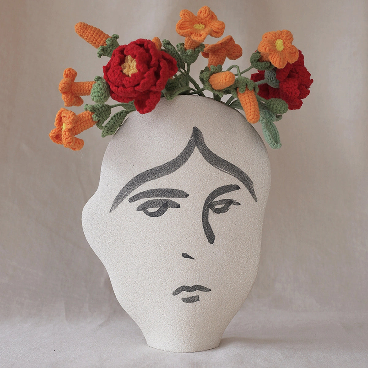 Frida • Ceramic vase