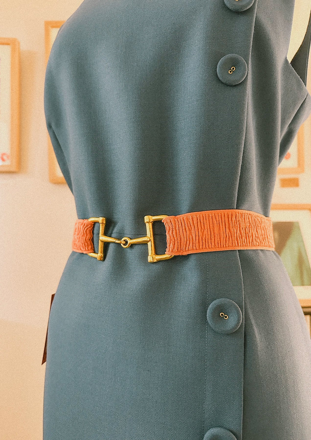 Alma • The high-waist belt with brass buckle